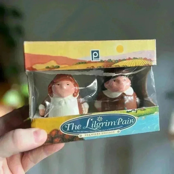 Publix 2004 The Pilgrim Pair Salt & Pepper Shakers - Thanksgiving Collectibles - Picture 2 of 8